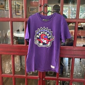 Mitchell and Ness Toronto Raptors shirt